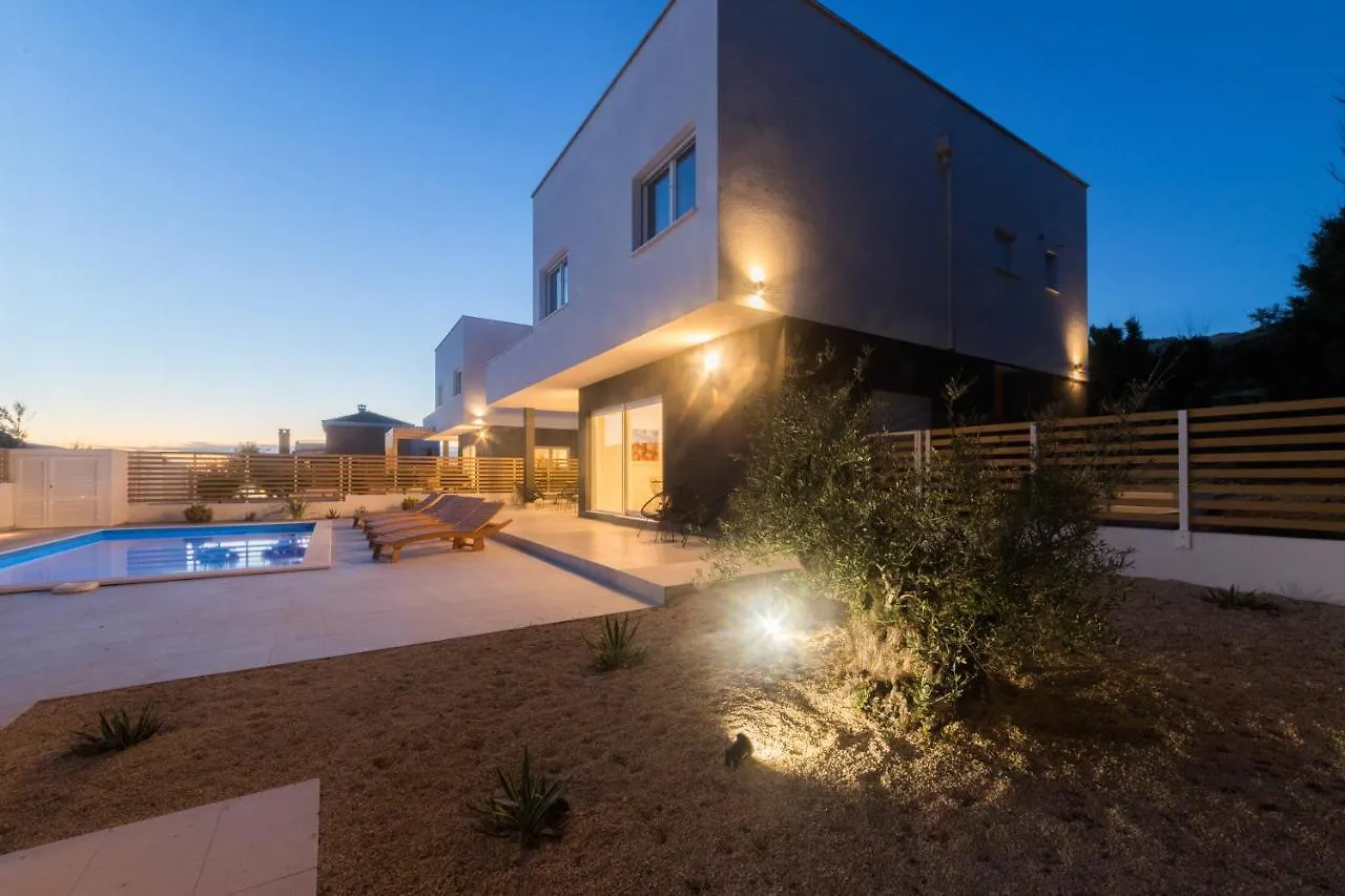 Villa Belveder Паг 0*,